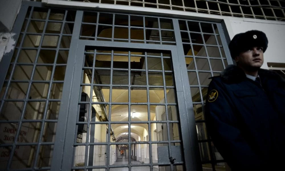Εξέγερση εκατοντάδων κρατουμένων σε φυλακή της Ρωσίας